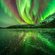 <font class="tempImageTitleThumbText">Auroras</font><br>Dan Zafra<br>Dec 13 12:50pm<br>Tromso, Norway